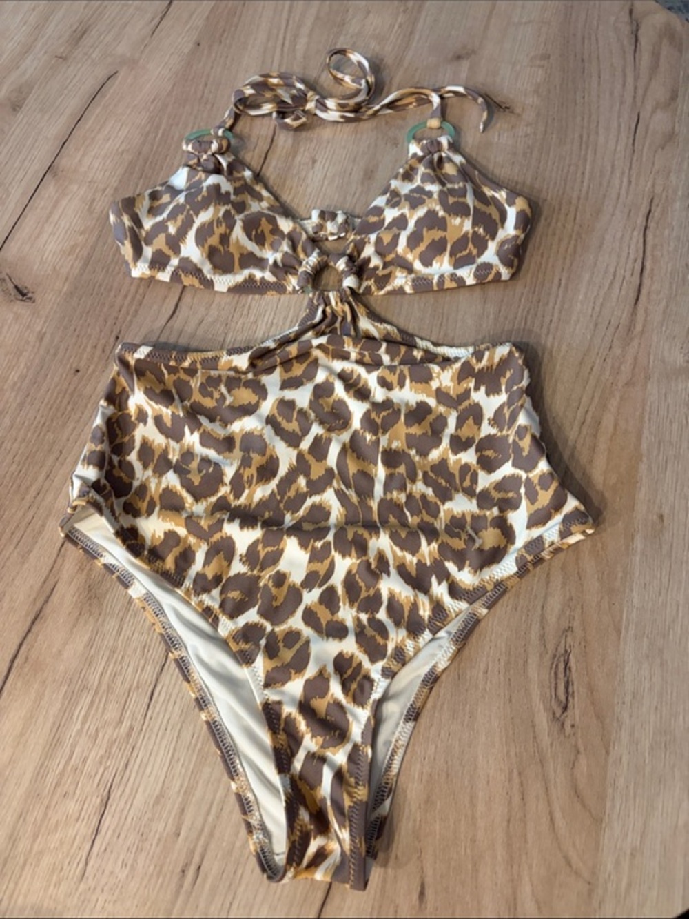 AERIE LEOPARD CUTOUT RING HALTER CHEEKY ONE PIECE SWIMSUIT SIZE XS